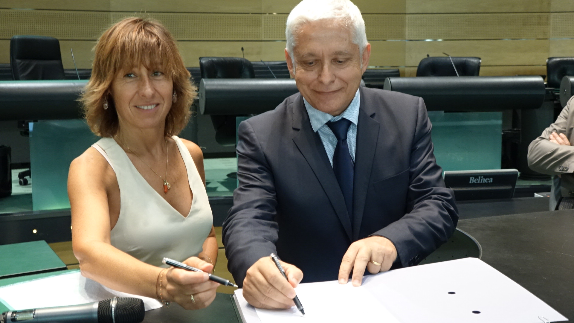 Marie-Dominique Cavalli, présidente de l'ordre régional des experts-comptables et Alex Vinciguerra, président de la caisse de développement de la Corse