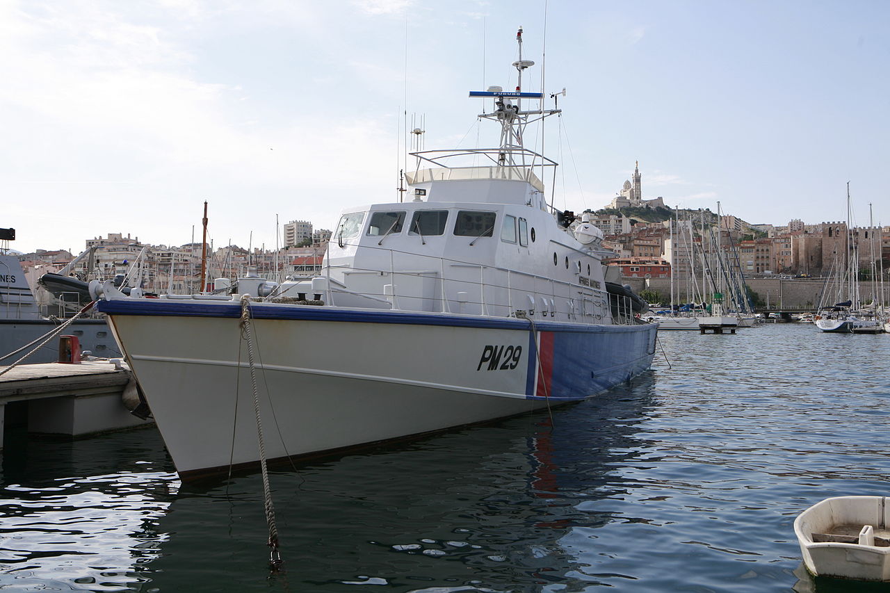 La vedette régionale de surveillance « Mauve » dans les eaux autour de la Corse
