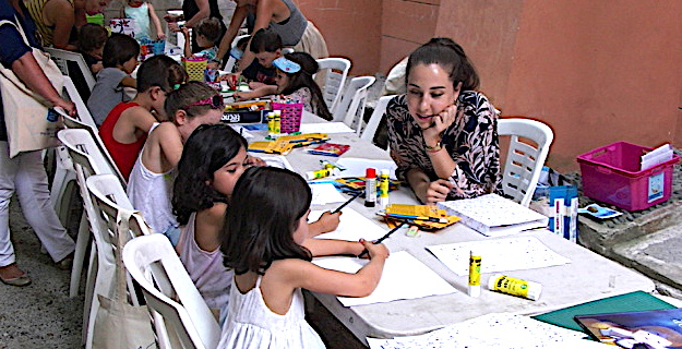 Violaine Costa et ses petits illustrateurs