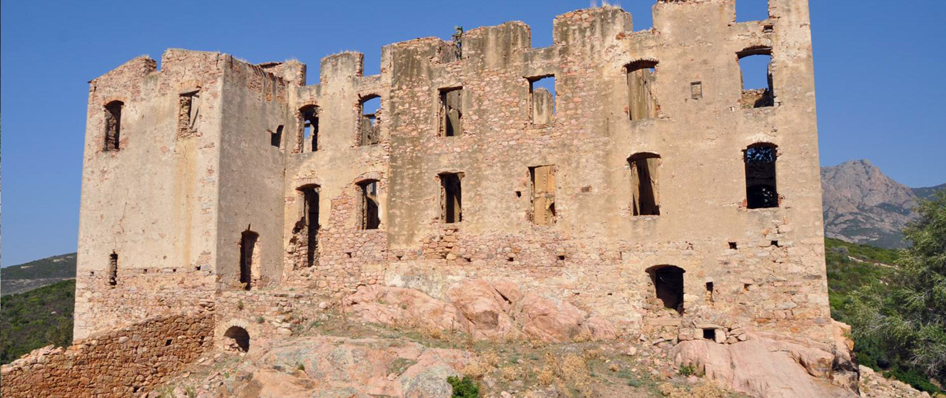 Vente du Domaine du château du Prince Pierre : Un appel au rassemblement de  l'associu " Per u Falasorma sempre vivu"