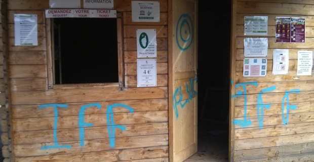 A Sentinella appelle à un rassemblement de protestation contre les tags xénophobes de la vallée du Fangu