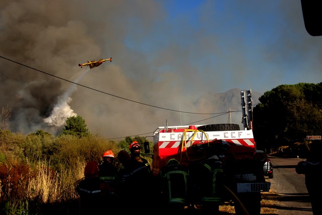 Incendie très virulent à Suare : maisons menacées et personnes évacuées