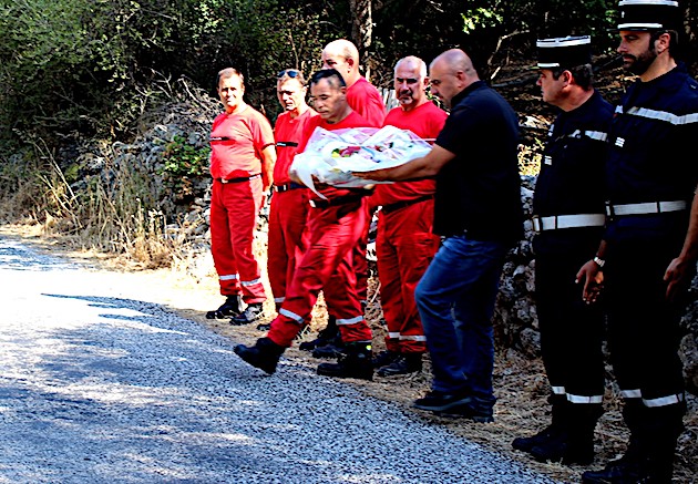 Dépôt de gerbe à Felicetu pour honorer la mémoire de Serge Martinelli