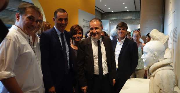 Michel Edouard Nigaglioni, en compagnie des présidents Simeoni et Talamoni lors de l'inauguration. Photo Christian Andreani.