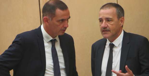 Gilles Simeoni, président du Conseil exécutif de la Collectivité territoriale de Corse et leader des nationalistes modérés de Femu a Corsica, et Jean-Guy Talamoni, président de l'Assemblée de Corse et leader du parti Indépendantiste Corsica Libera.