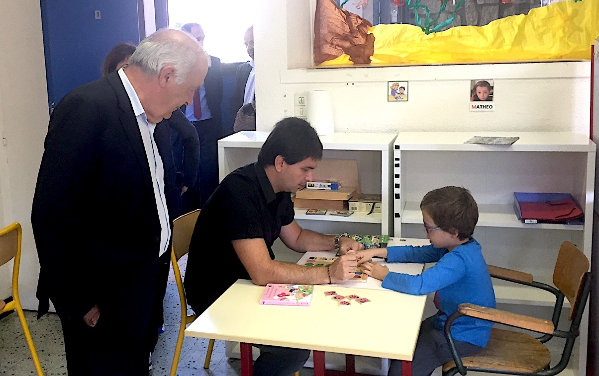 Le président Luciani, visite l'atelier