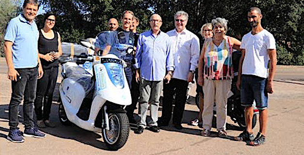 La livraison des scooters a eu lieu à Porto-Vecchio début septembre  en présence du Président de la communauté de communes du Sud-Corse, Georges Mela, des élus en charge de la police municipale Nicole Serra, pour la commune de Bonifacio, et Monsieur Joseph Tafani, pour la commune de Porto-Vecchio ainsi que des agents des services communaux et intercommunaux.