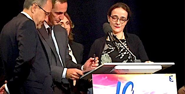 La présidente de France Télévision Delphine Ernotte a signé la charte de la langue corse aux côtés de Gilles Simeoni, président du conseil exécutif et de Jean-Guy Talamoni, président de l'assemblée de Corse