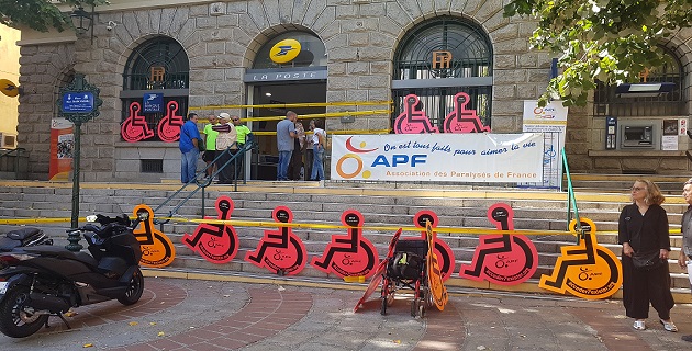 Journée mondiale du handicap : L’APF mène une action contre l’inaccessibilité de la poste centrale d’Ajaccio 
