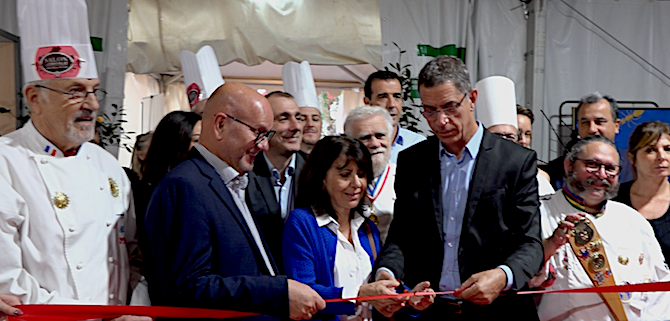 Le  cacao criollo de La Réunion veut séduire les chefs du salon du chocolat de Bastia