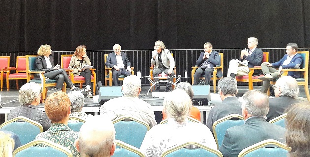 Table Ronde avec les représentants institutionnels lors de la Fête de la solidarité.