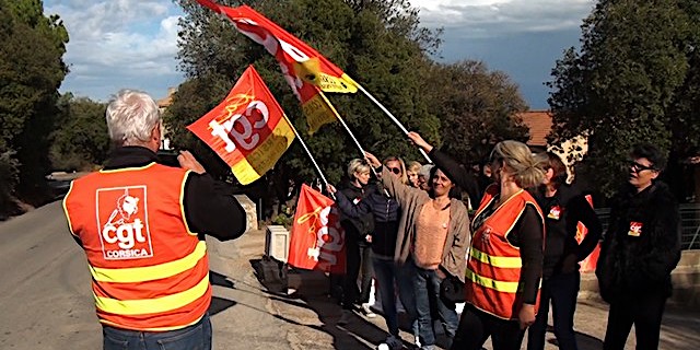 Le personnel de la crèche "A Rundinella" en grève à Monticellu