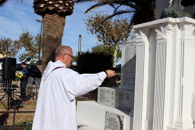 Bénédiction du Monument aux Morts de Calvi par l'Abbé Ange Michel Valery