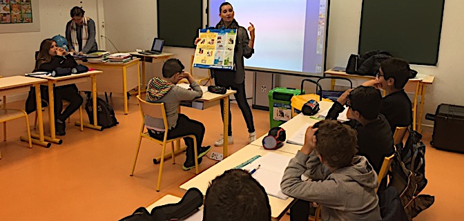 Anne Malaspina, ambassadrice du tri à la CAB, prêchant la bonne parole aux élèves de CM1/CM2 de l'école Charles Andrei à Bastia….