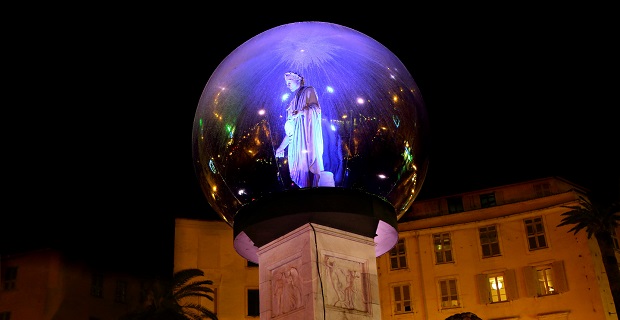 Place Foch, le Consul en lumière