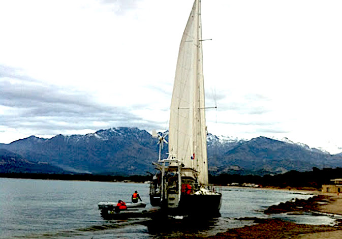 Le "Fernand" remis à flot par la SNSM de Calvi-Balagne
