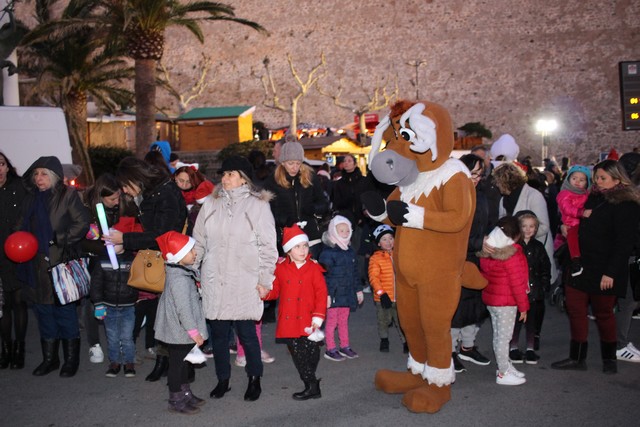 Parade de Noël nocturne à Calvi