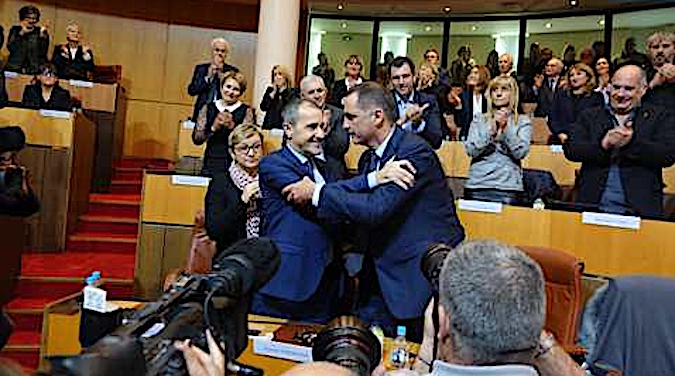 L'UFR demande des poursuites contre les auteurs des actes inconstitutionnels commis à l’Assemblée territoriale de Corse.