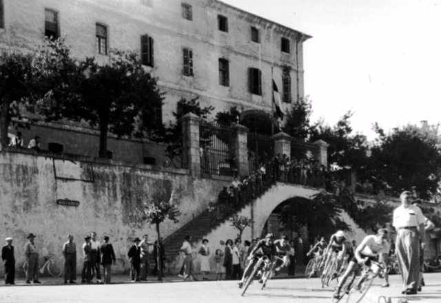 La caserne Abbatucci et le Cours Napoléonn
