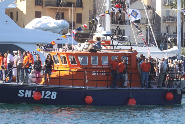 La SNS 128 "Notre-Dame de la Serra" quitte Calvi