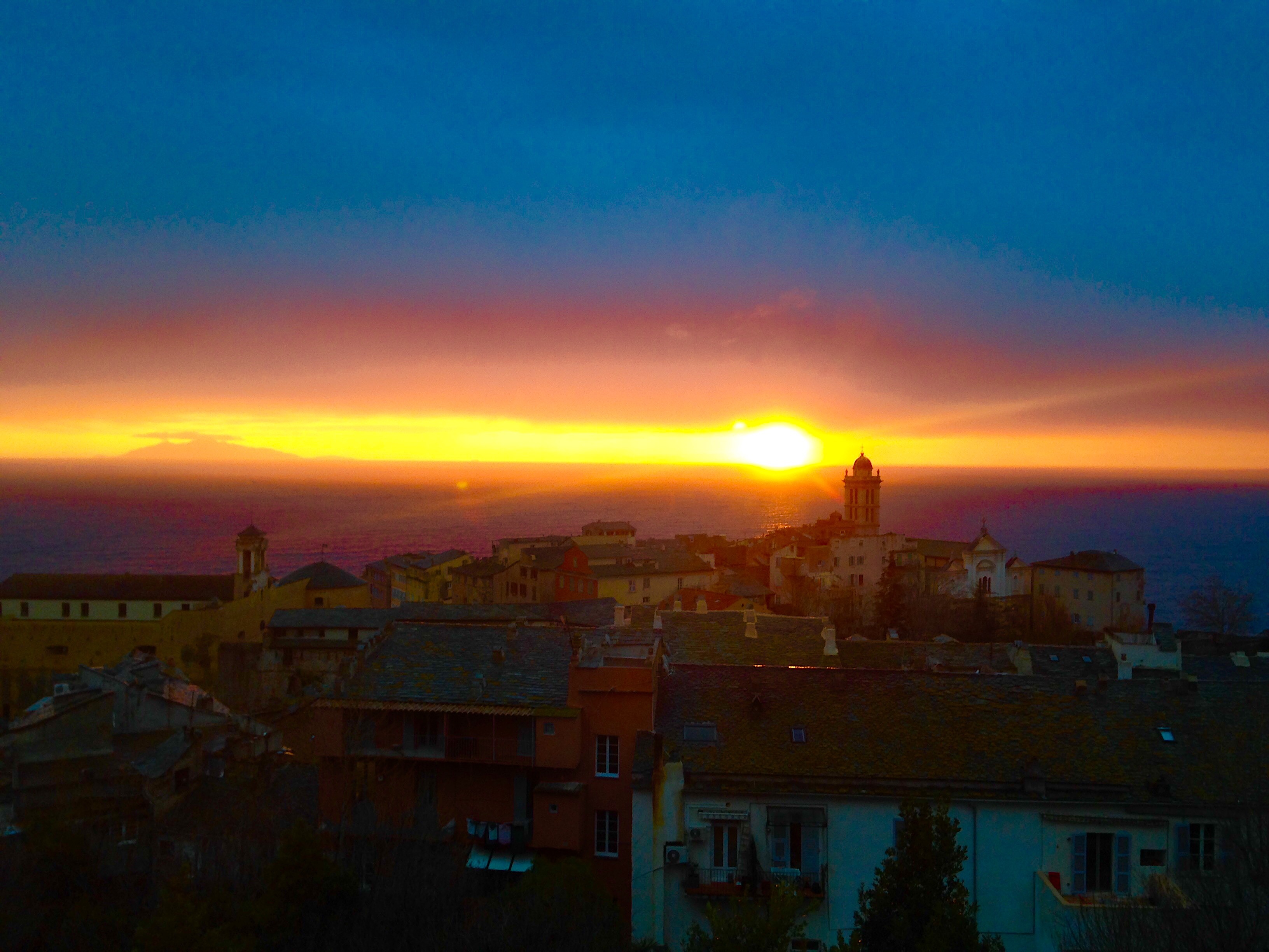 La photo du jour : Bastia dans un kaléidoscope de couleurs