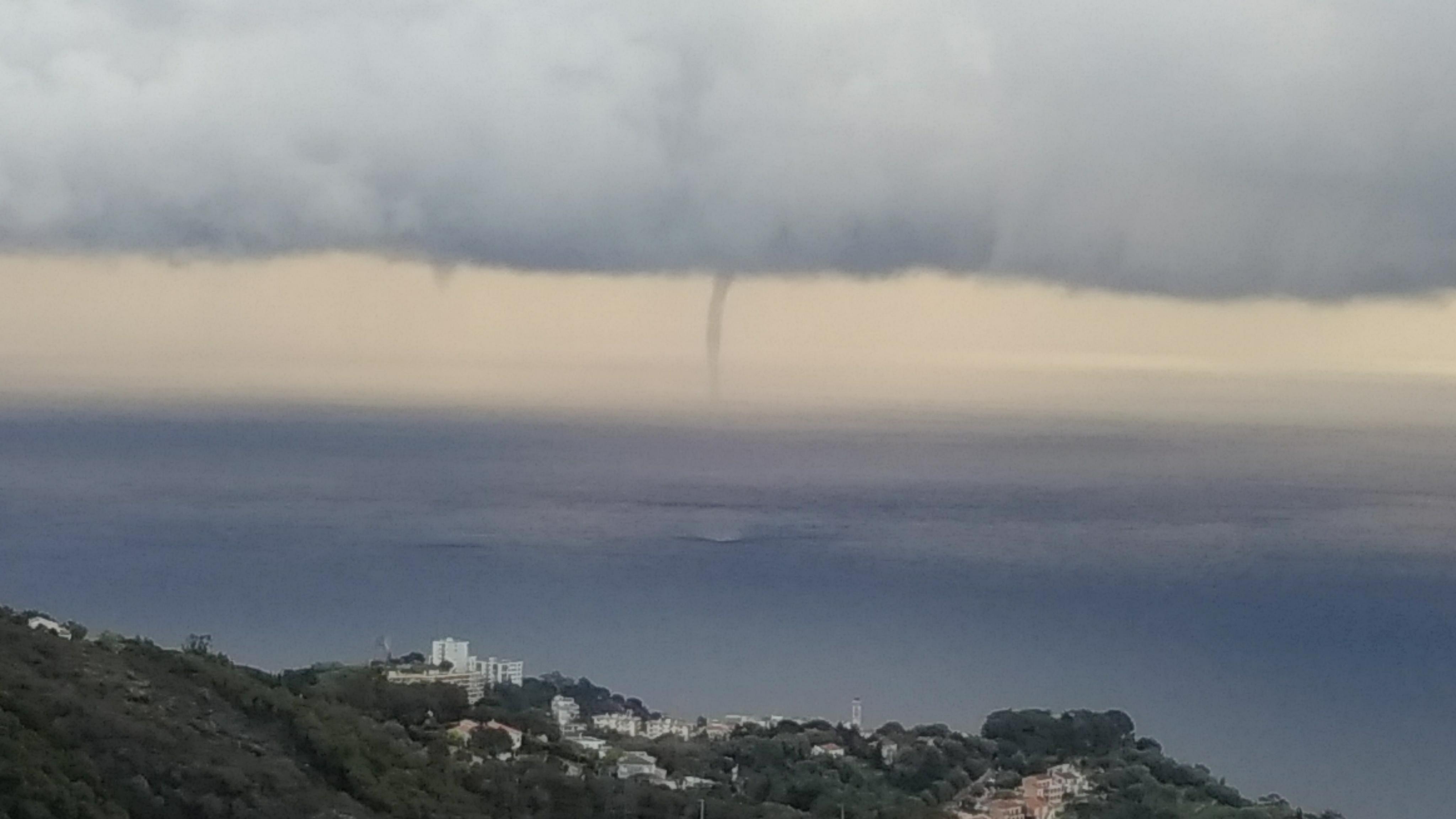 Trombe marine au large de Bastia (Photo Martin Psota)