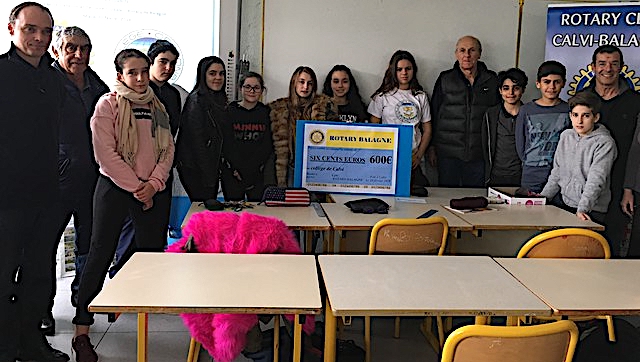 Remise de chèque ce matin au Collège de Calvi
