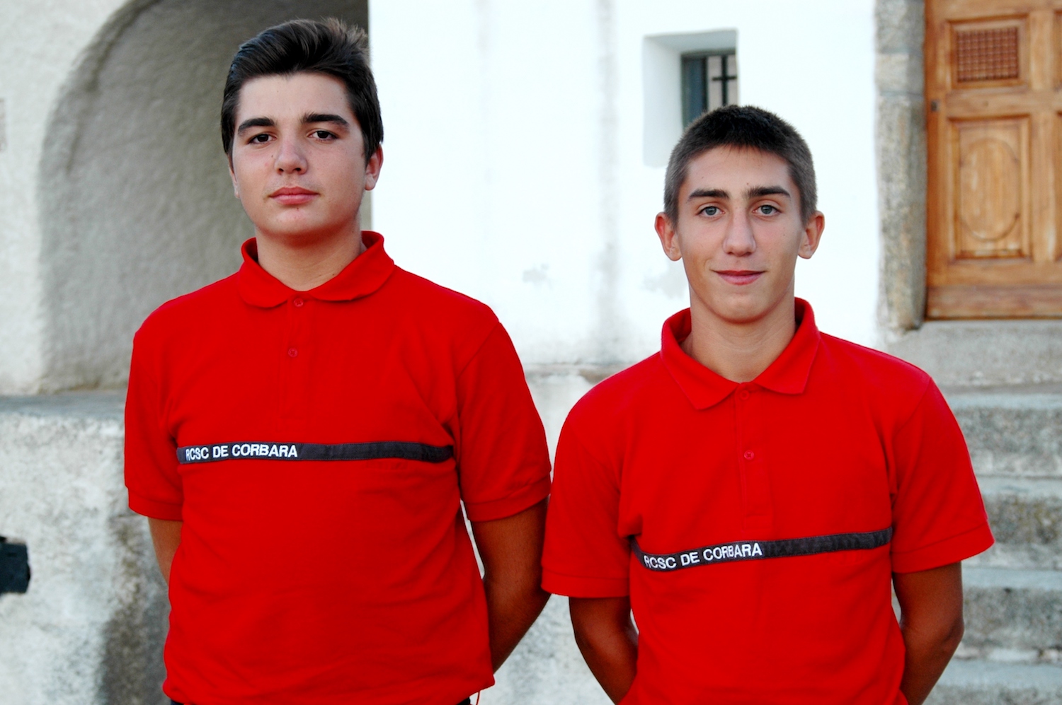 Vincent Antoniotti et Jean Anfriani (De gauche à droite), posent dans leurs tenues de réservistes communaux.