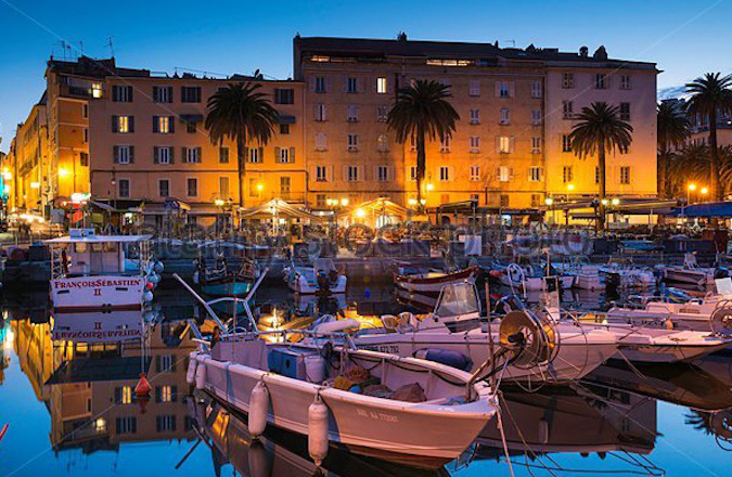  U vechju portu d’Aiacciu  :  Un soir, sur les quais…