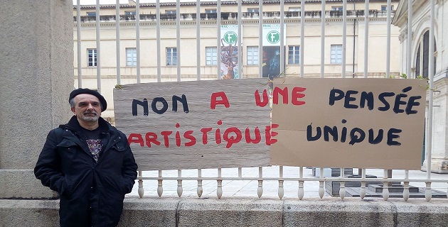 Mario Sepulcre devant le Musée Fesch