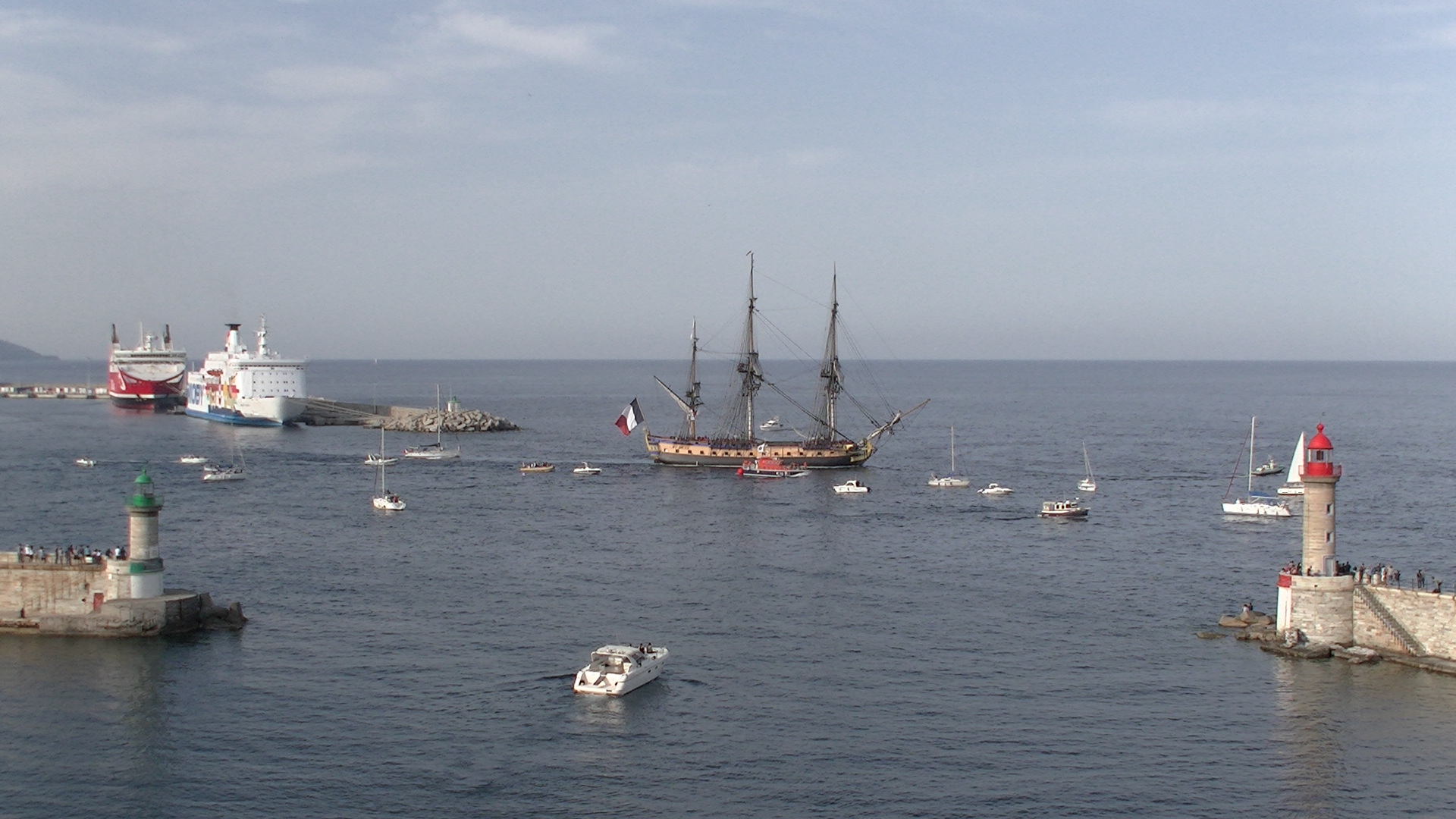 Bastia : L'Hermione s'en est allée...