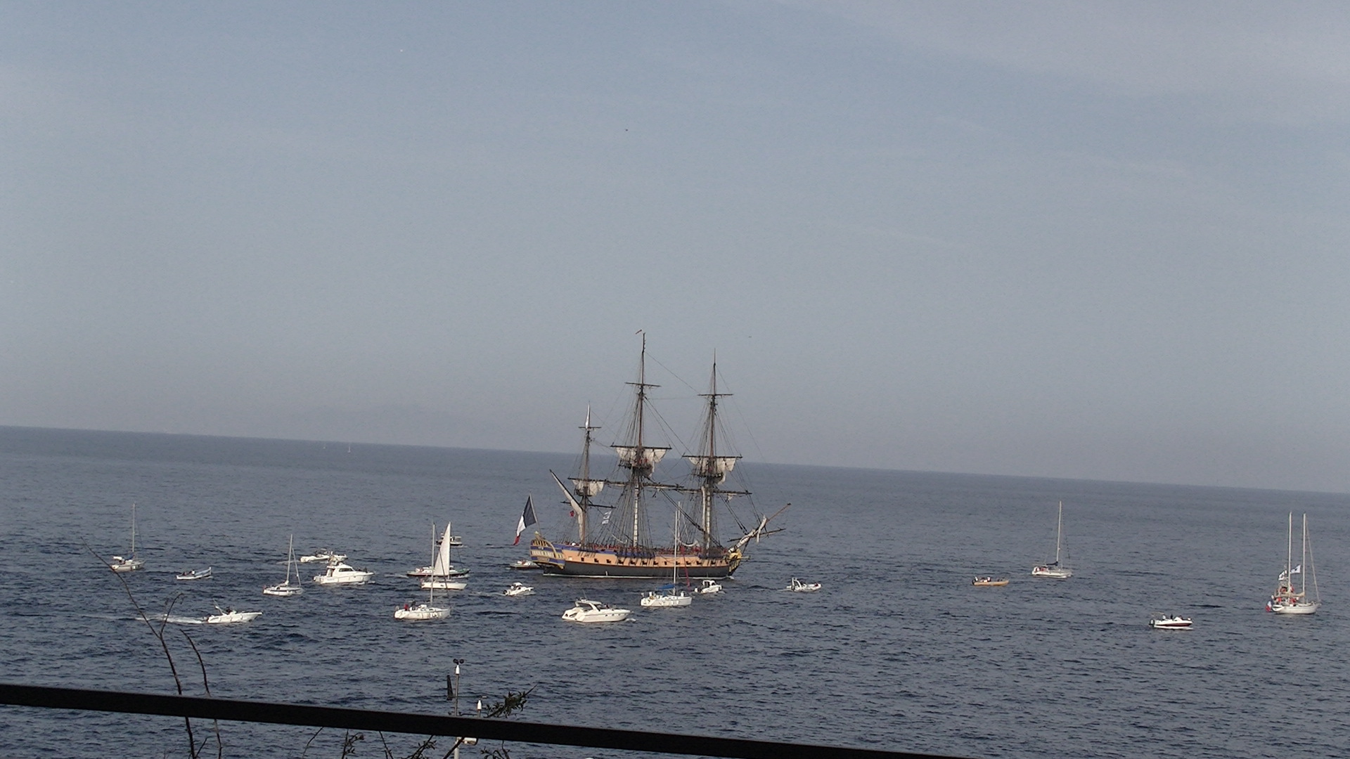Bastia : L'Hermione s'en est allée...