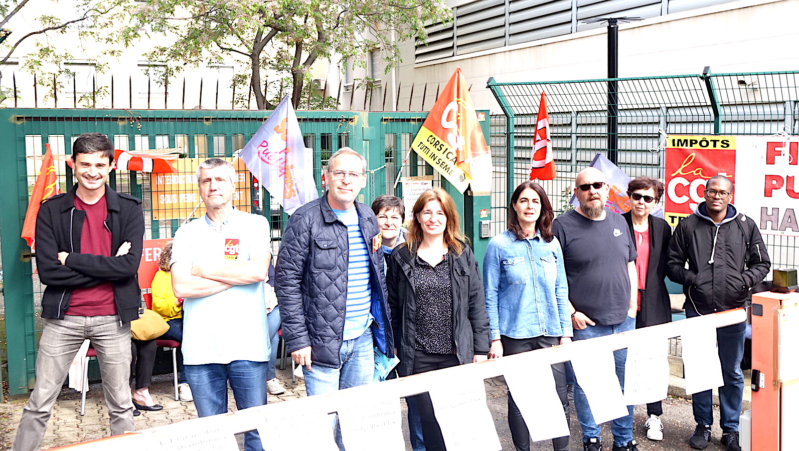 Bastia : FO et la CGT bloquent le centre des impôts du Recipello