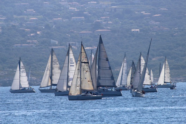Le spectacle féerique de la "Croisière bleue" dans la Baie de Calvi