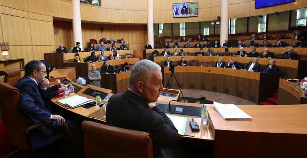 Réforme institutionnelle : L’Assemblée de Corse, saisie pour avis, brandit le carton rouge