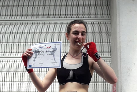Laura Delogu, championne de France cadette de kick Boxing