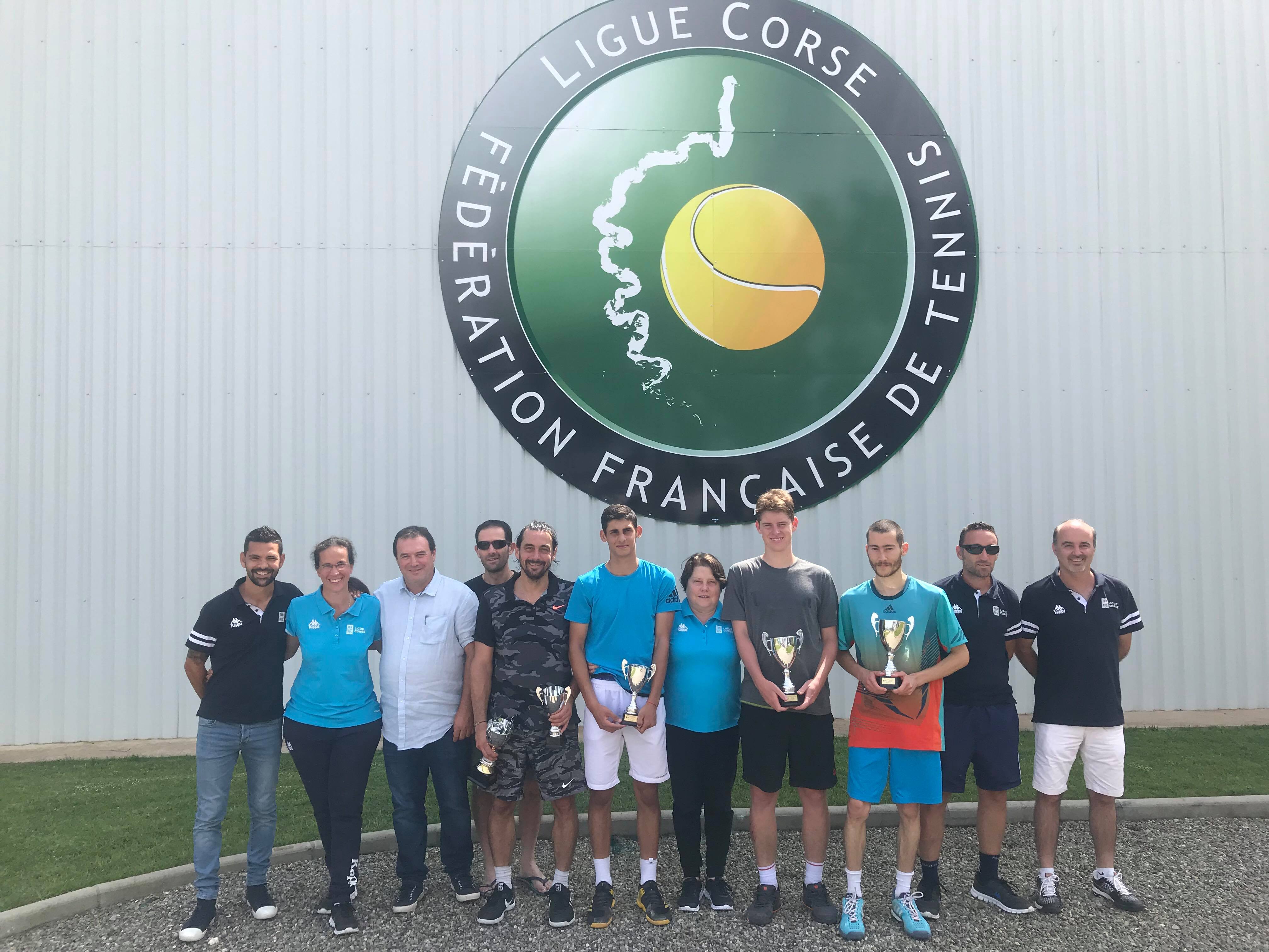 Vainqueur de Lisandru Rodriguez Lilian Prod'homme champion de Corse de tennis