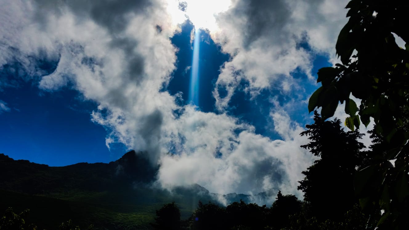 La photo du jour : Rayon… bleu au-dessus de Silgaghja