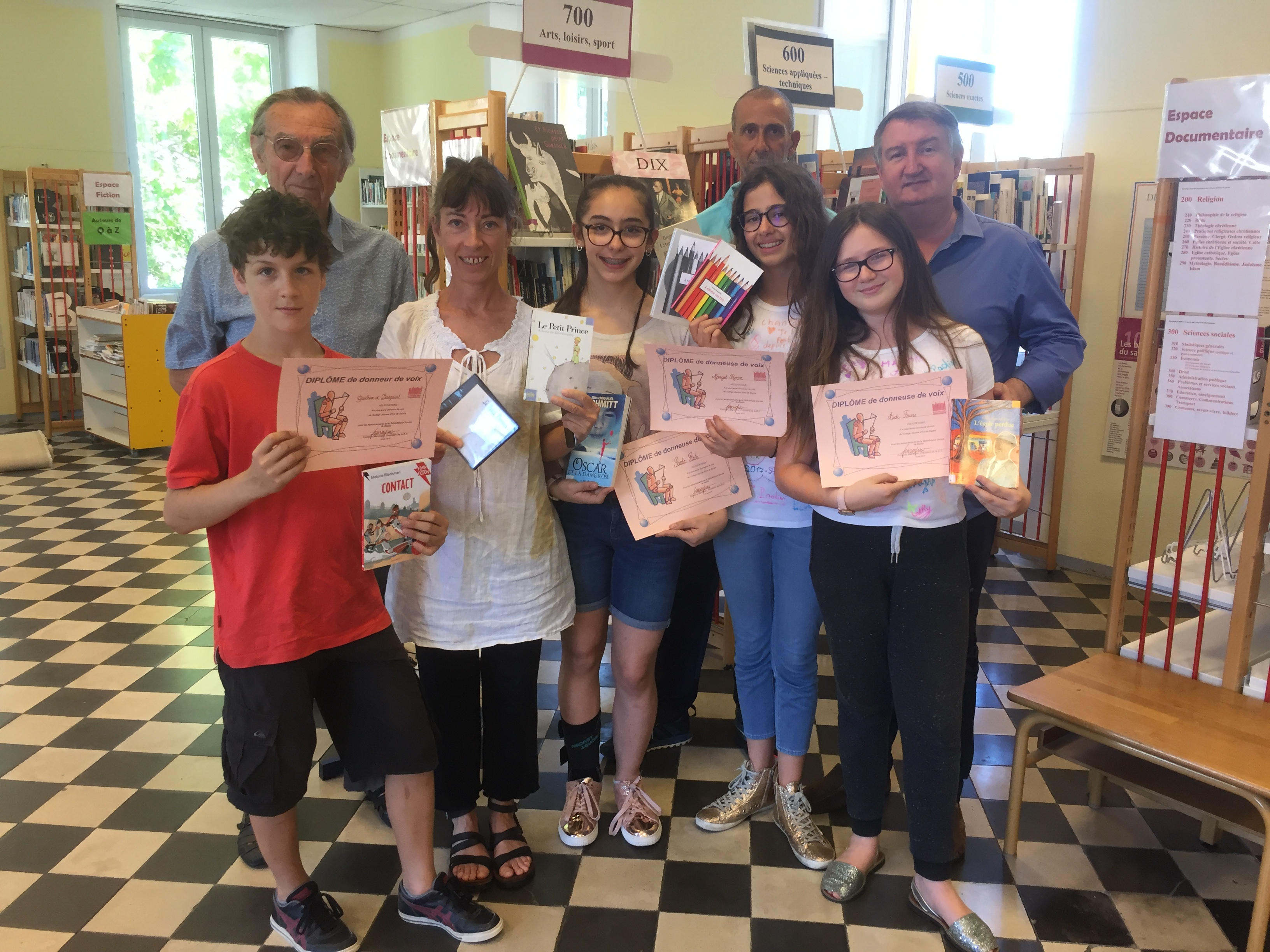 Bastia : Les jeunes « donneurs de voix »  ont remis leurs livres….