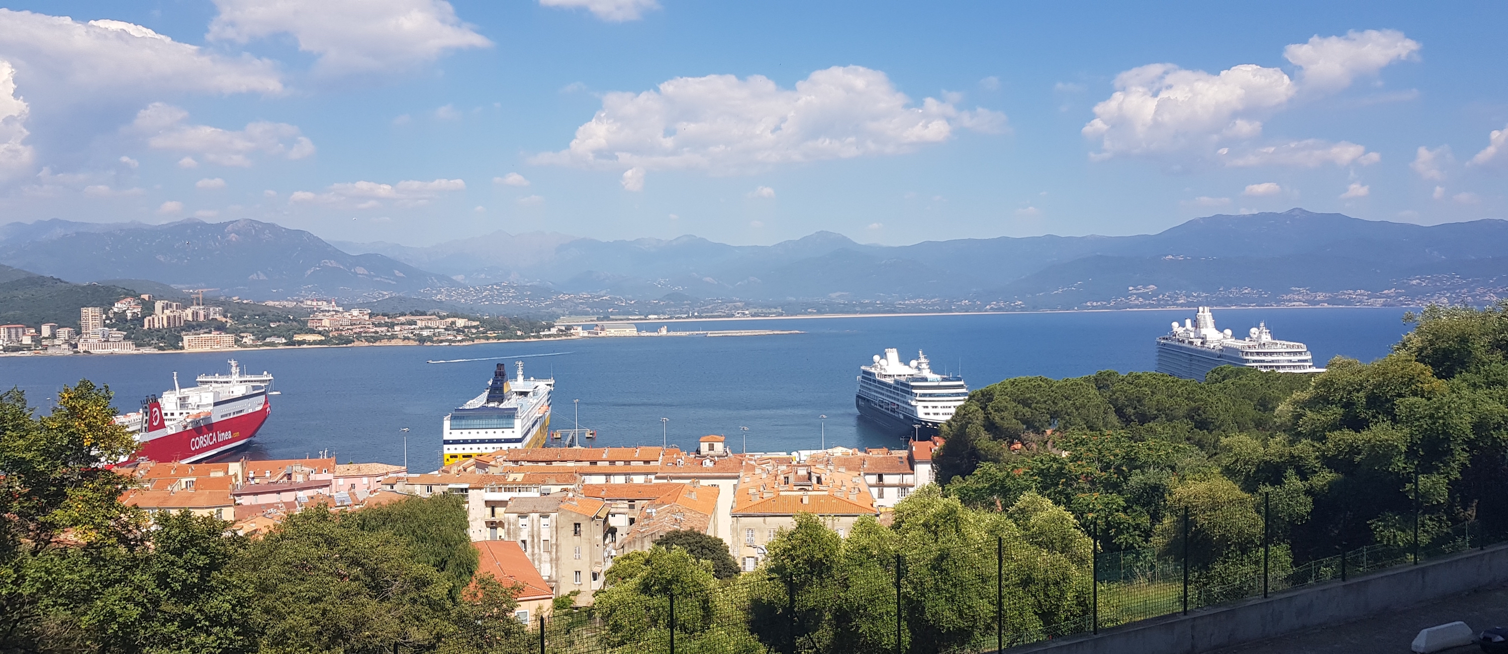 La photo du jour : Ajaccio affiche complet