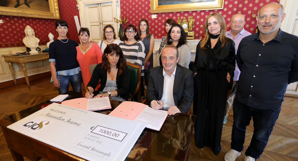 Laetitia Cucchi et Laurent Marcangeli ont signé la convention entre Inseme et la CICAS (Photos M.L)