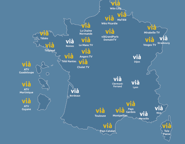 En jaune, les chaînes adhérentes et en blanc celles à venir
