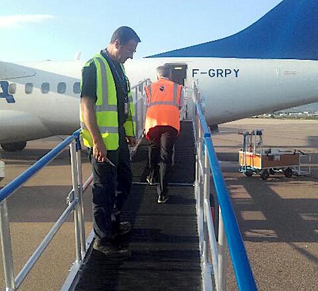  Personnes à mobilité réduite : Des rampes d'accès aux avions à  l'aéroport Calvi-Balagne