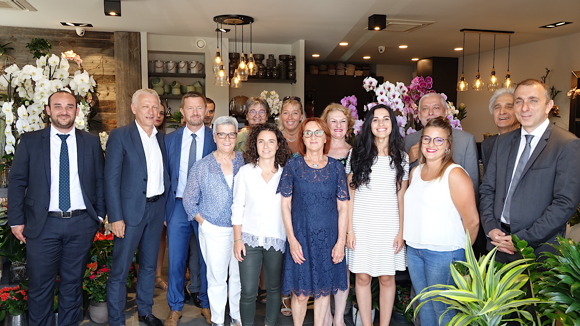 Jean-Christophe Angelini, le président de l'Adec et les partenaires bancaires de la Cadec entouraient Alexandre Vinciguerra, Louise Nicolai et sa fille