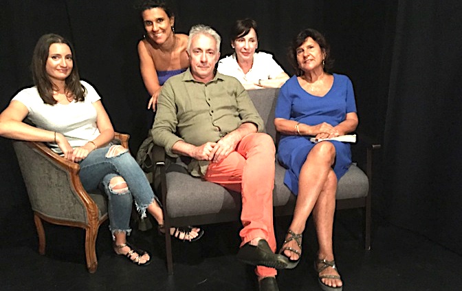 La troupe du "Petit théâtre de l'opéra" présente "La tectonique des sentiments"