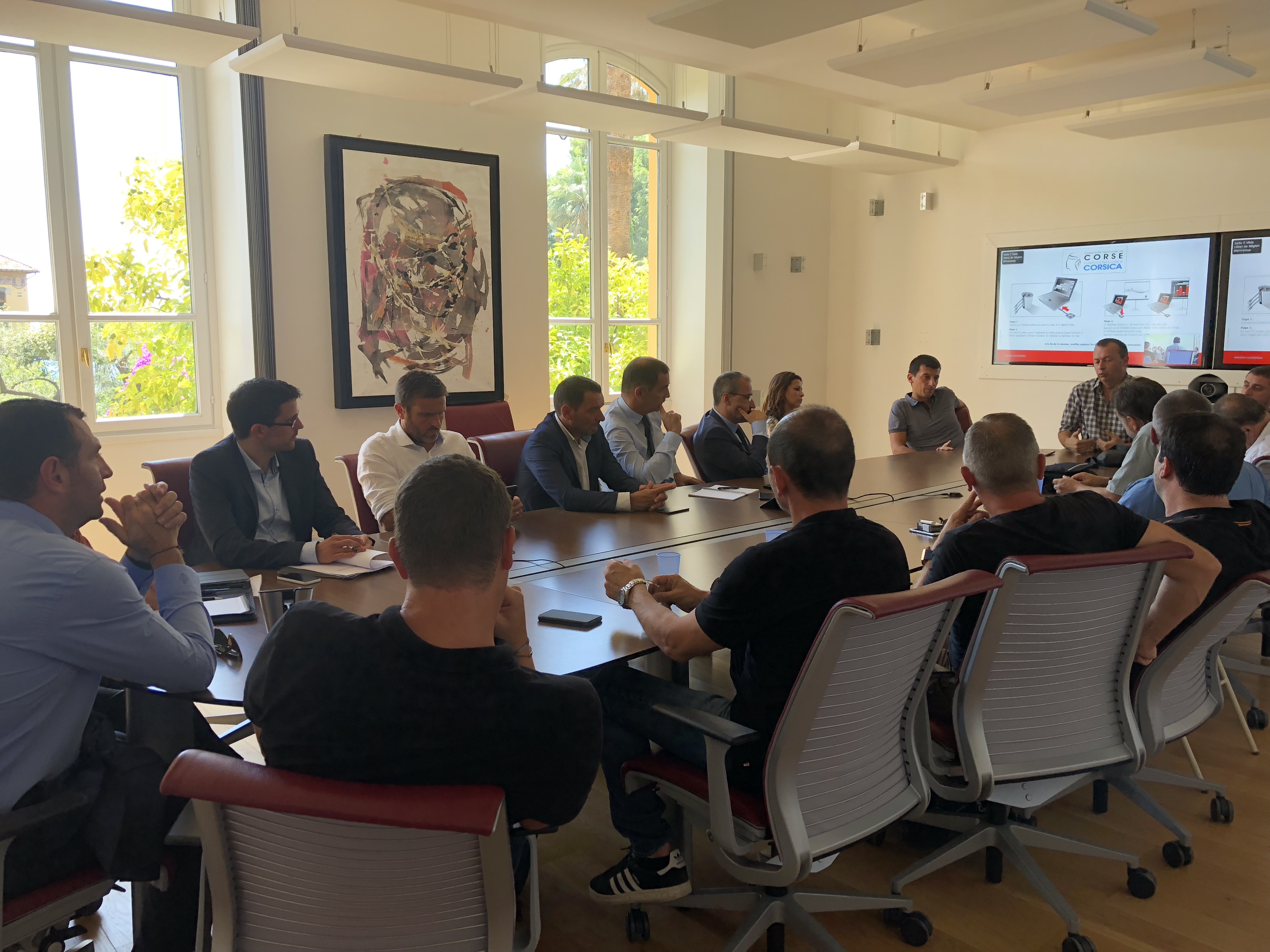 Le collectif I Patriotti est venu à la rencontre des élus de l’Assemblée de Corse