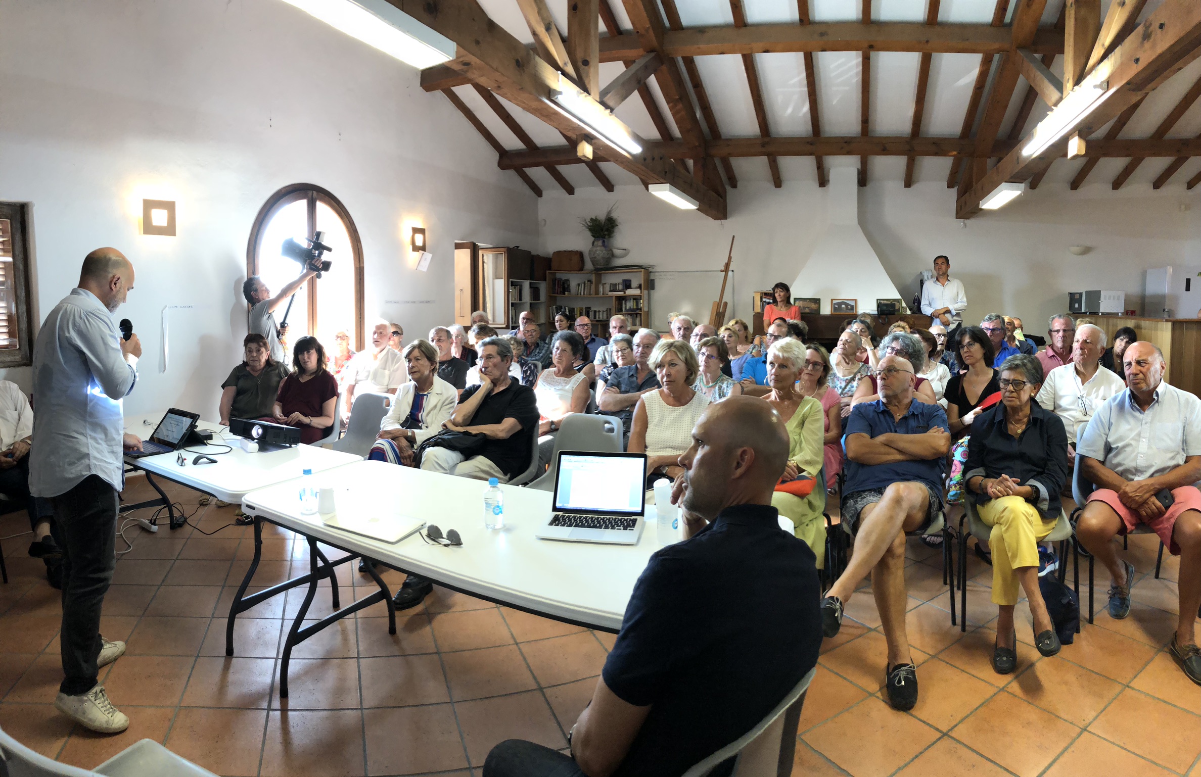 Salle comble pour la conférence de la Ligue contre le cancer à Lumiu