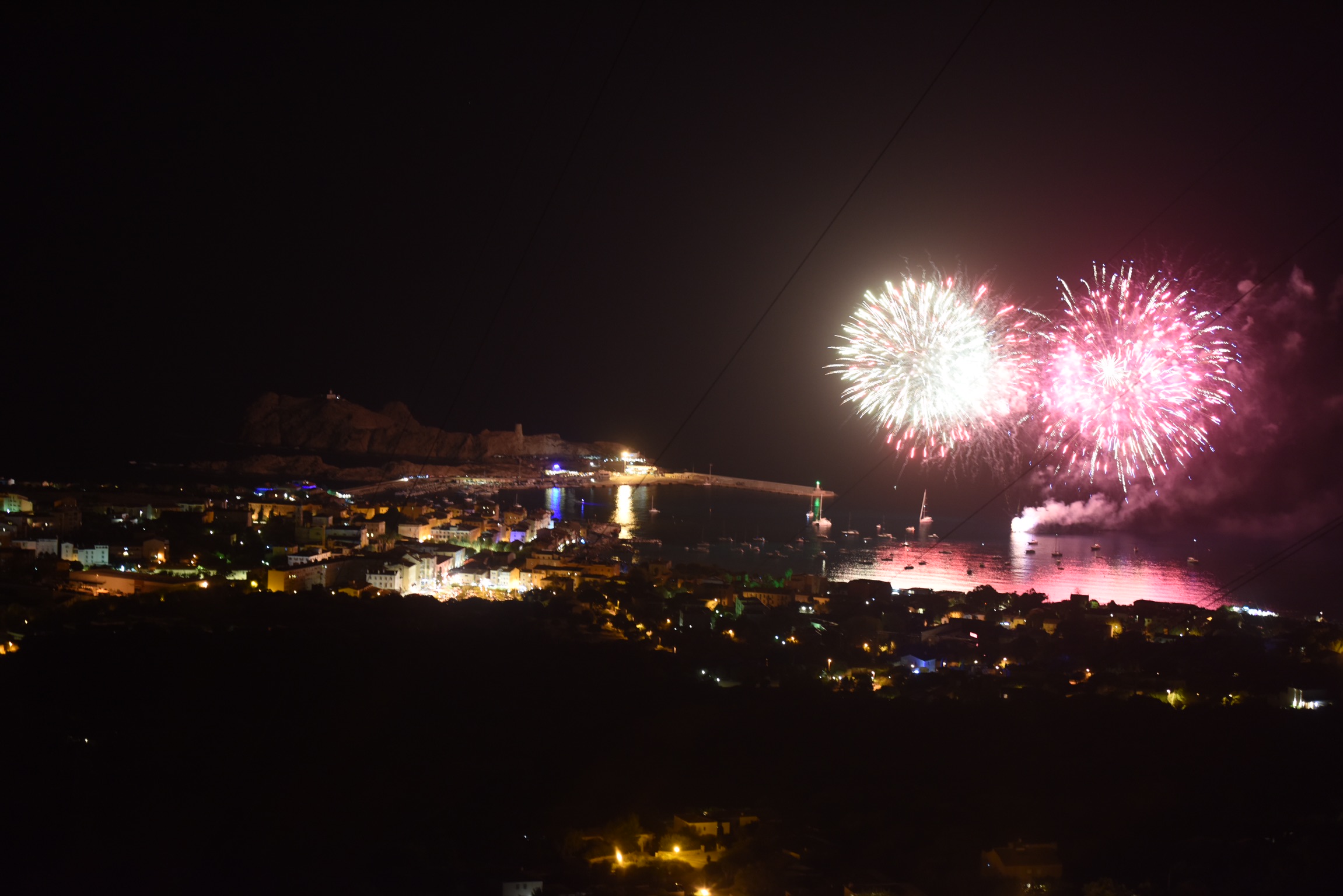 Magnifique feu d'artifice à Lisula hier soir