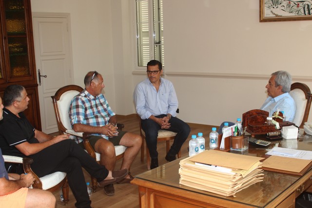 François Pareau et Jean Gour reçus ce matin à l'Hôtel de Ville de Calvi par le Maire Ange Santini et l'adjoint aux sports Didier Bicchieray
