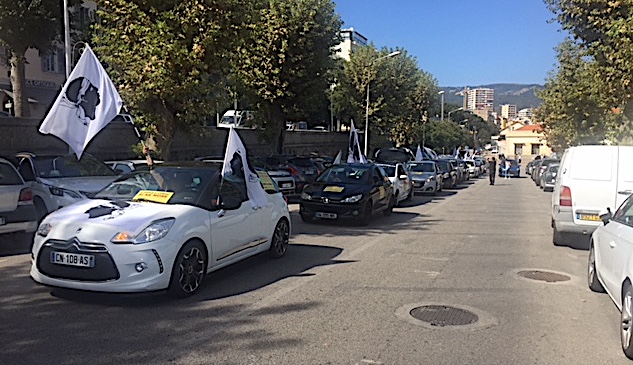 A Cunsulta Populara Naziunale manifeste à Ajaccio : "U populu corsu si ne more"